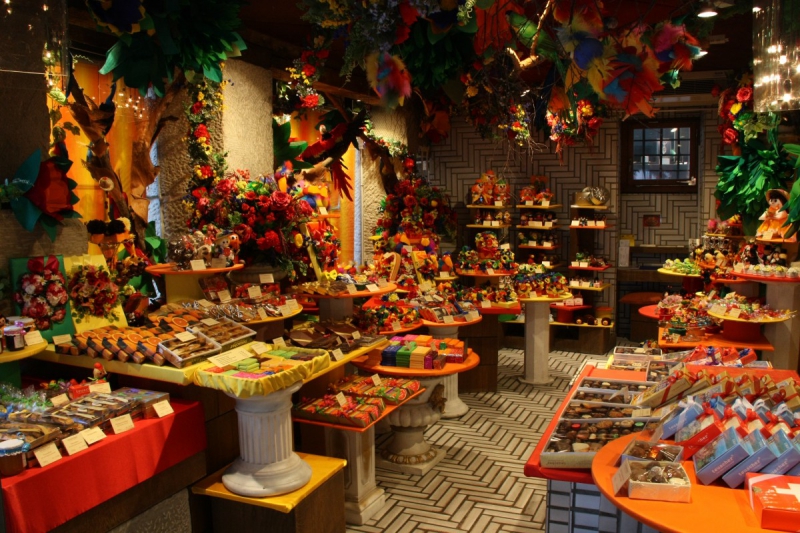 vente-RIGAUD-min_candy_store_chocolate_shop_chocolate_switzerland-393515